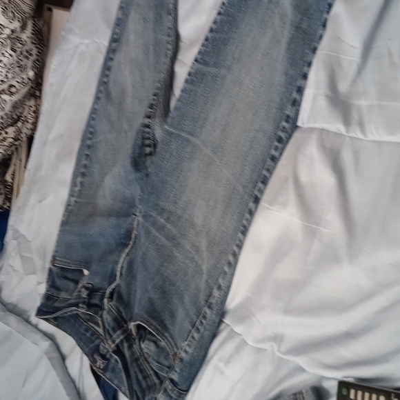 Women jean capris - Picture 2 of 6